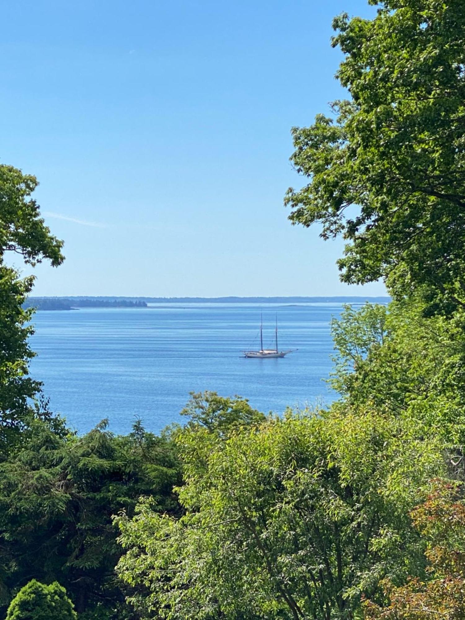 Victorian By The Sea Bed & Breakfast Lincolnville Exterior foto