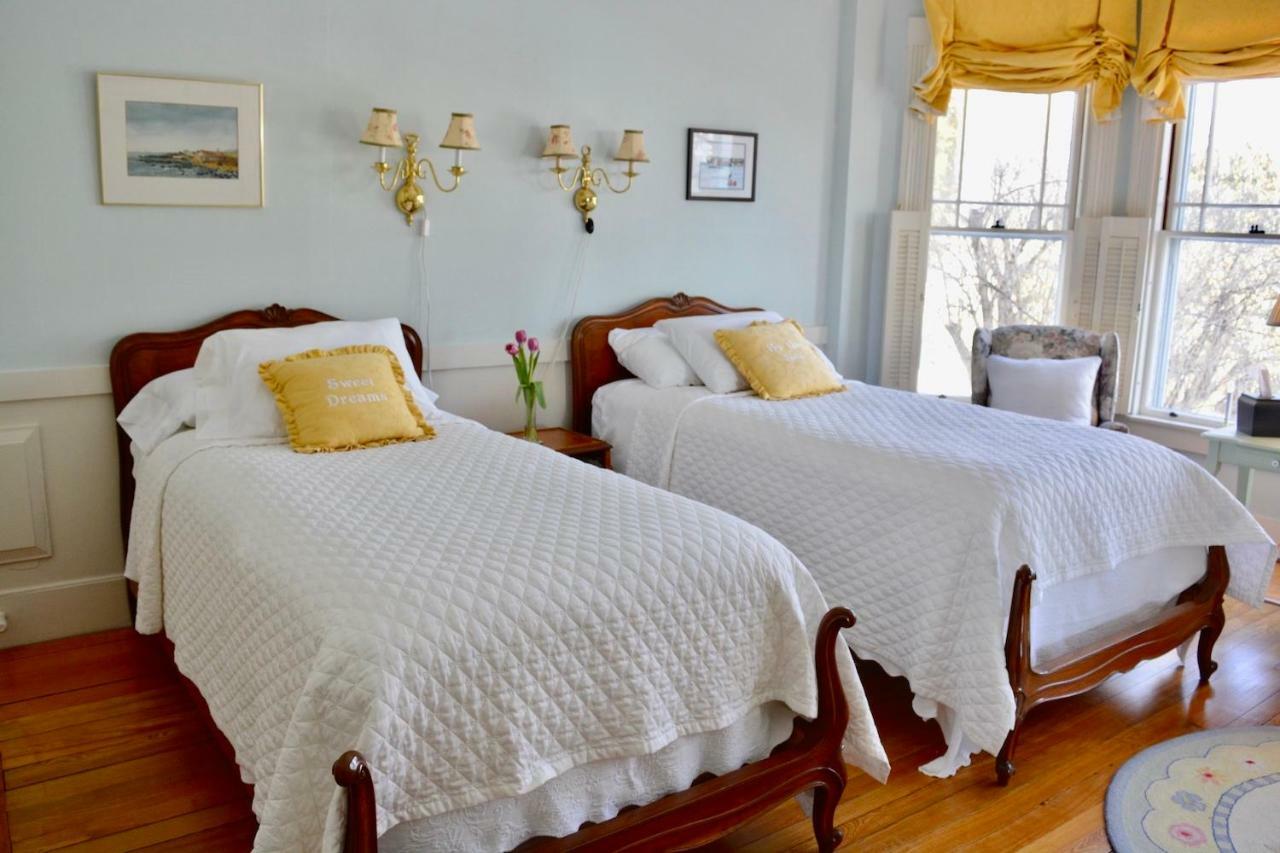 Victorian By The Sea Bed & Breakfast Lincolnville Exterior foto