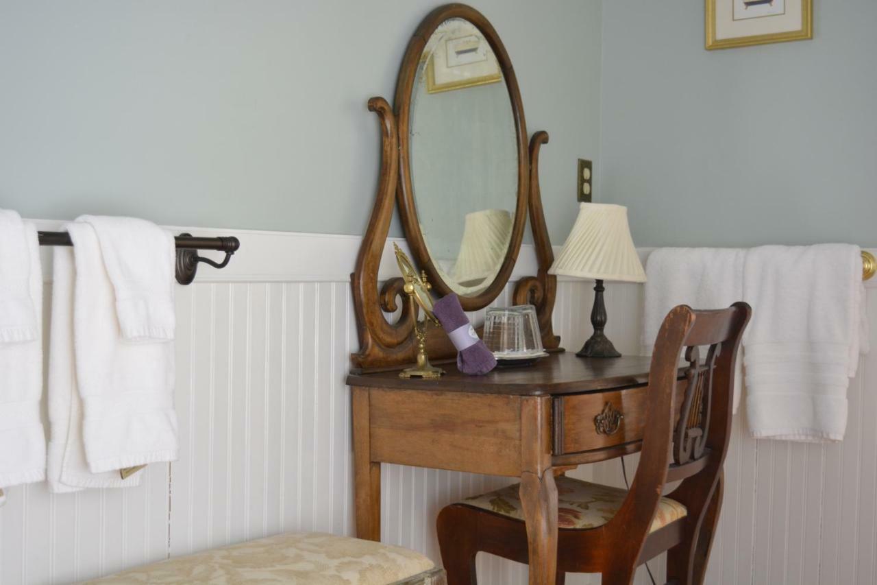 Victorian By The Sea Bed & Breakfast Lincolnville Exterior foto